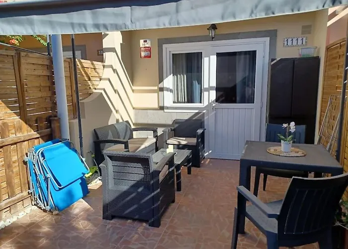 1111 Green Oasis Club